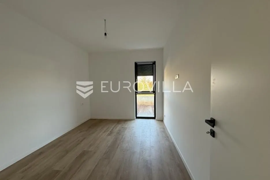 ližnjan, novogradnja, prizemlje, vrt 135 m², 600m do mora - slika 7