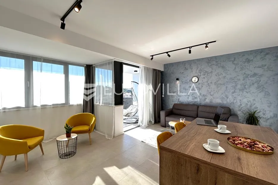 hvar, apartmanska vila sa pet uređenih apartmana - slika 45