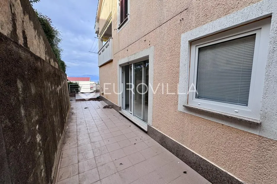 otok krk, njivice, četverosoban stan 67 m², parkirno mjesto - slika 10