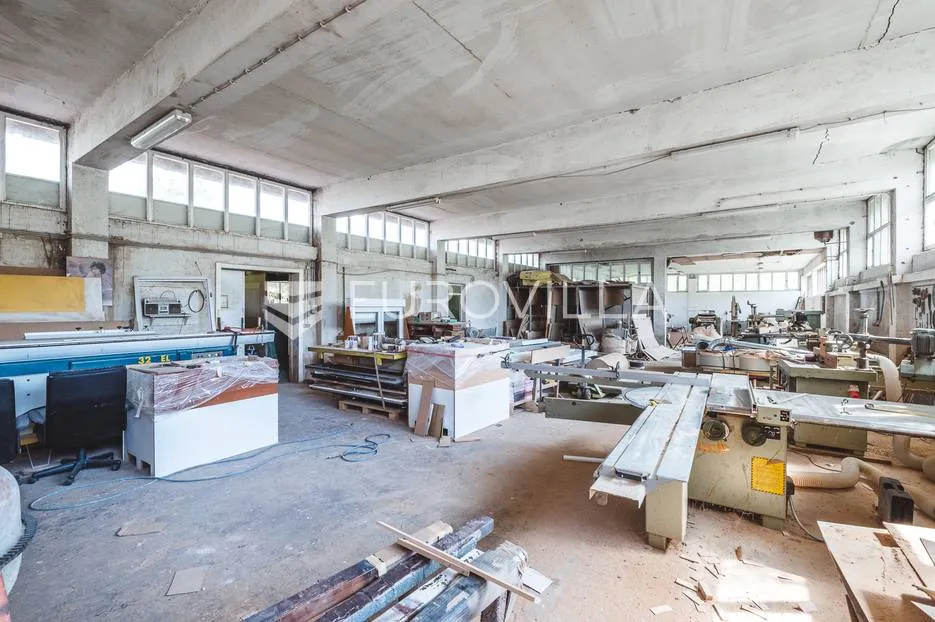 hrvatska kostajnica, industrijsko, proizvodno, uredska hala 914,29 m² na parceli 1417 m² - slika 18