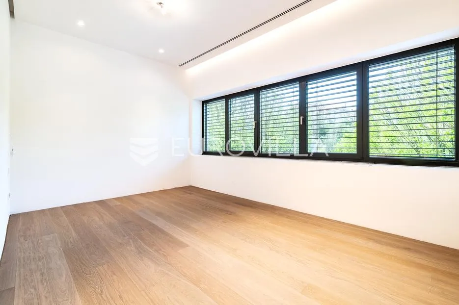 kaptol centar luksuzan penthouse 304 m² - slika 14