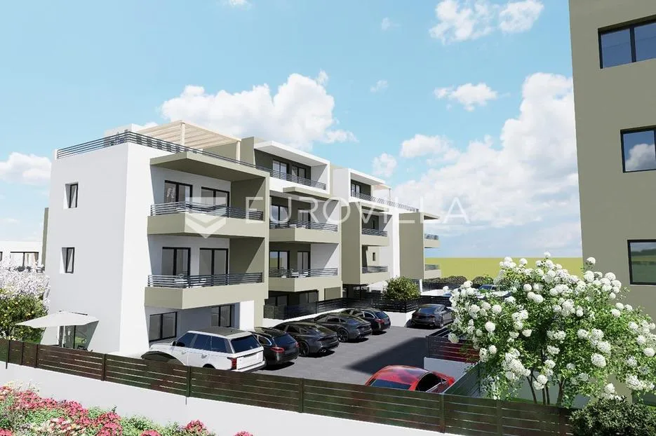 trogir, dvosoban stan na drugom katu s balkonom i parkirnim mjestom - slika 9