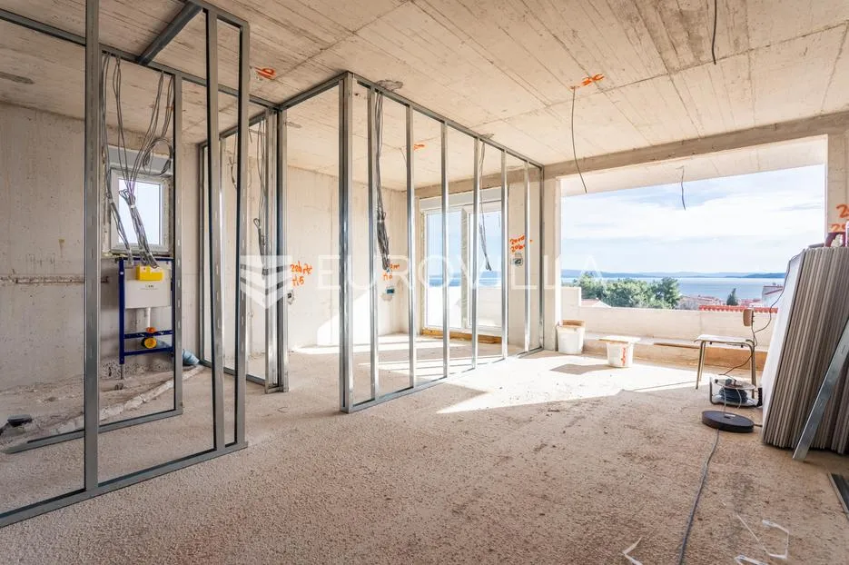 Čiovo, Okrug Gornji, dvosoban penthouse s krovnom terasom i dva parkirna mjesta - Okrug Gornji, Okrug