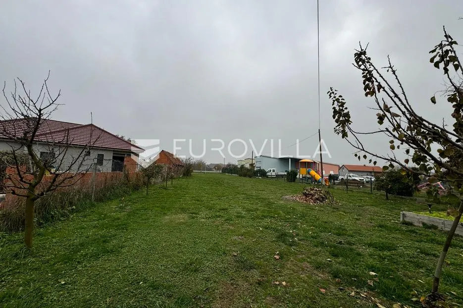 vrpolje, kvalitetna višenamjenska zgrada od 800 m² - slika 37
