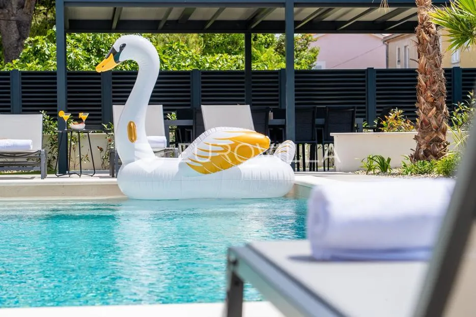 zadar, privlaka, ekskluzivna moderna vila s bazenom i wellness zonom - slika 15