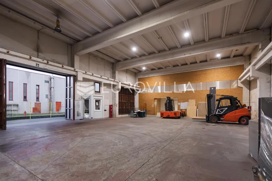 kukuljanovo, industrijski kompleks s dvije hale, zemljište 4,435 m² - slika 7