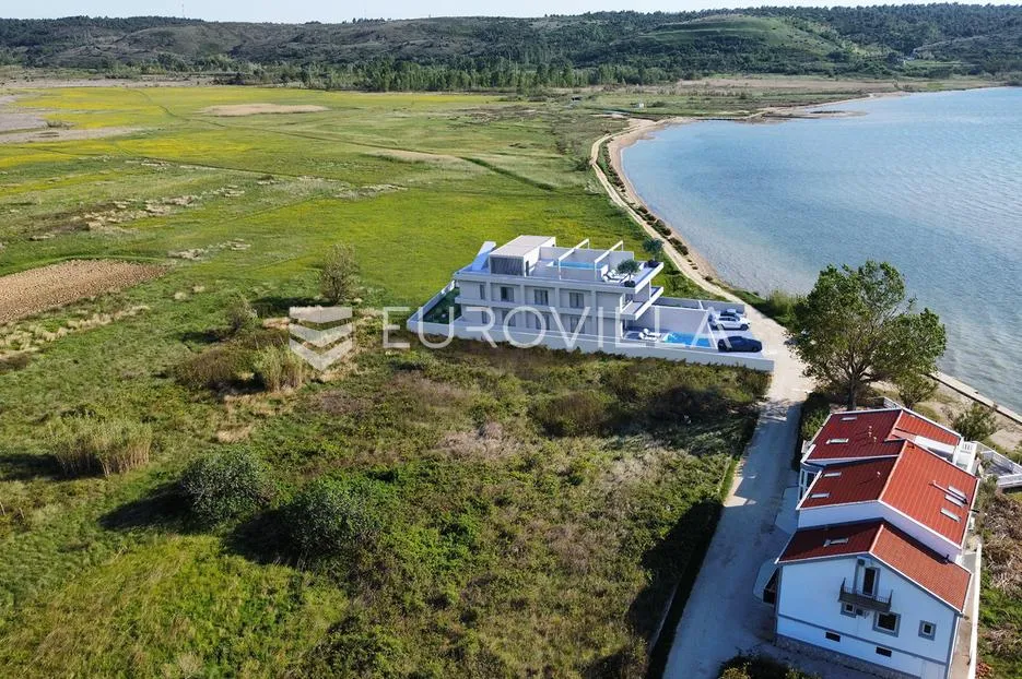 luksuzni apartman s bazenom i vrtom, prvi red do mora, rtina ražanac, s1 - slika 13