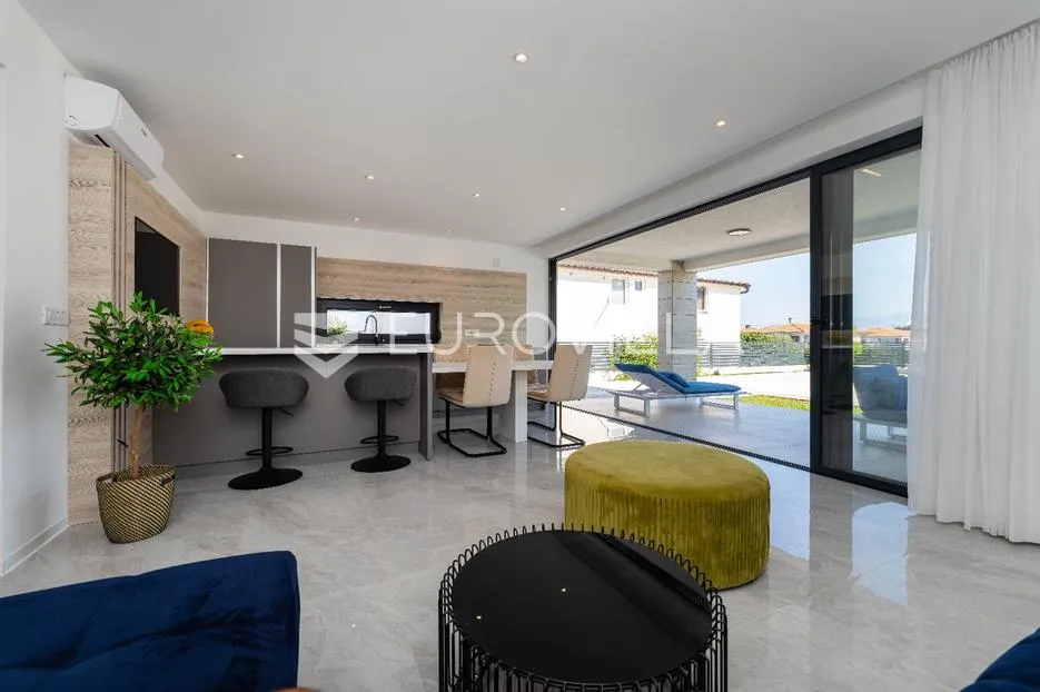 zadar, vir, luksuzna villa sa šest stambenih jedinica, samo 250m od mora - slika 13