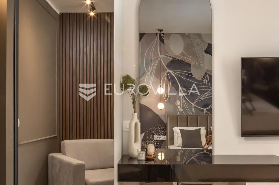 rijeka, centar, novouređen luksuzan stan 100 m² s tri apartmana - slika 11