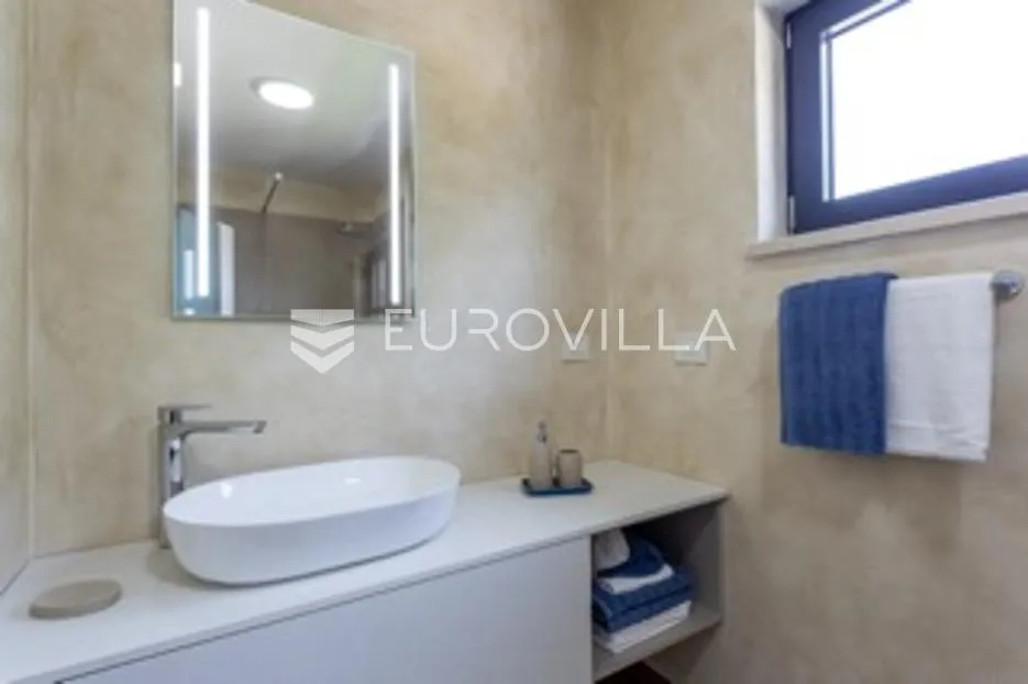 istra, smoljanci, kvalitetna i moderna samostojeća kuća, 208 m², grijani bazen 40 m² - slika 44