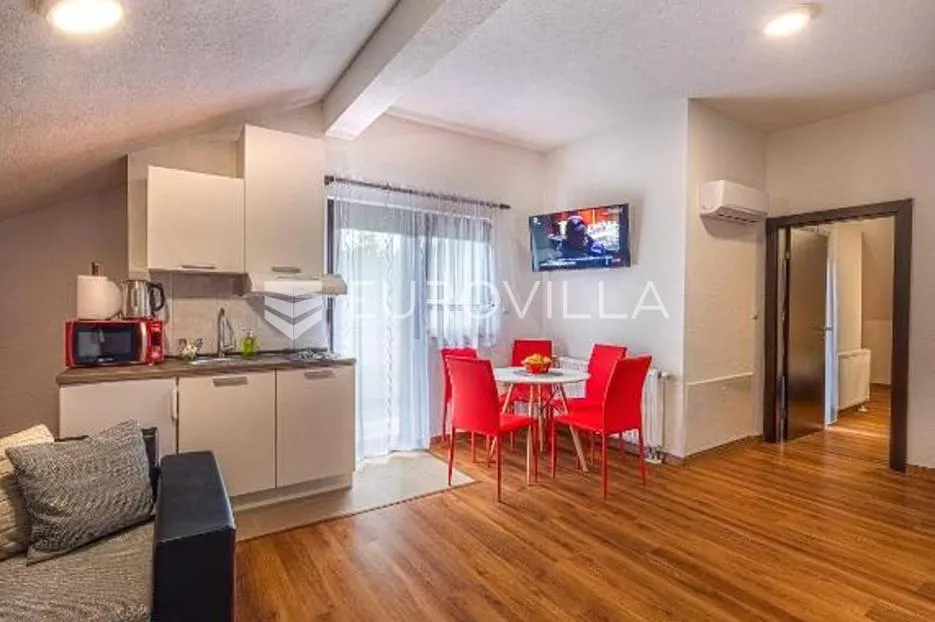 plitvička jezera, rudanovac, kuća 350 m², novouređena s 10 apartmana - slika 4