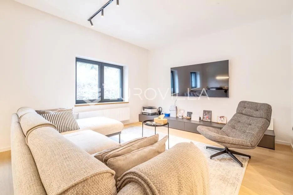 zagreb, šestinski dol, novouređena moderna kuća 179 m² - slika 3