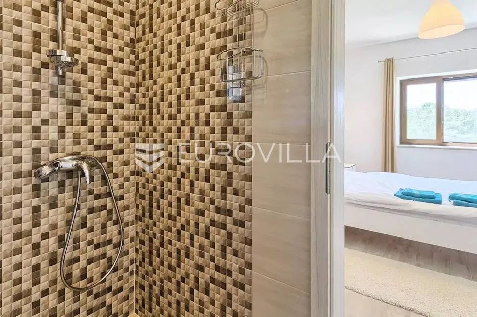 istra, bale, vila s bazenom na imanju od 30.000 m2 u osami - slika 21