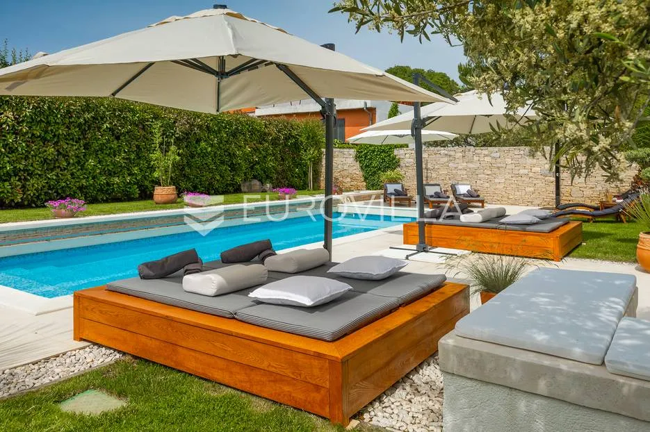 rovinj, rovinjsko selo, prekrasna villa s wellnessom i bazenom, 224 m² - slika 42