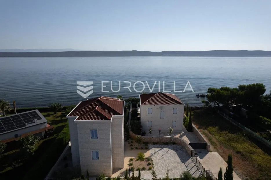 otok pašman, dobropoljana, klasična kamena vila u prvom redu do mora - slika 35