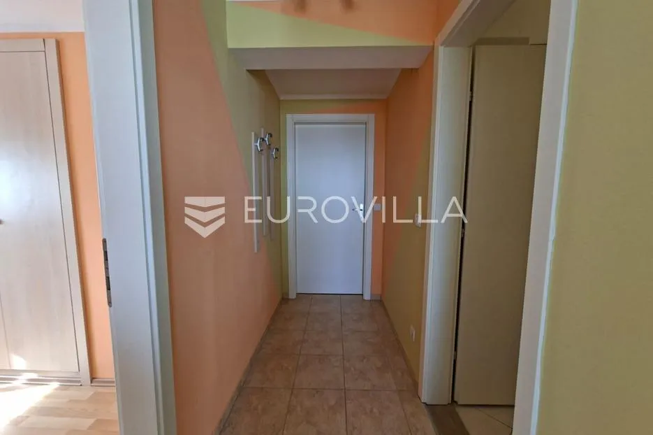 lovran, stan u centru s pogledom na more i velikom terasom - slika 5