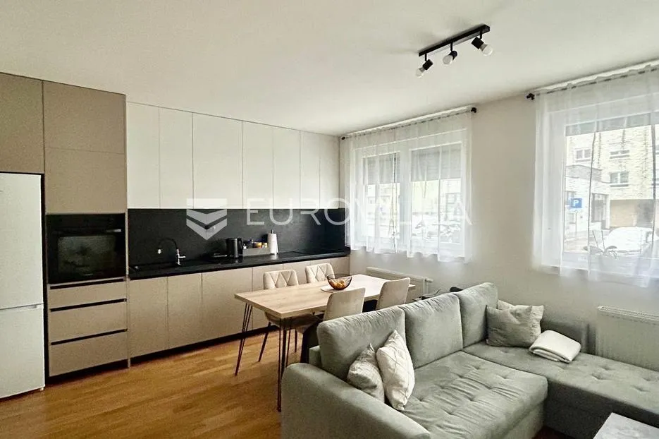 Zagreb, SESVETE, prekrasan, uređen dvosoban stan, 35 m², PRILIKA - Sesvetski Kraljevec