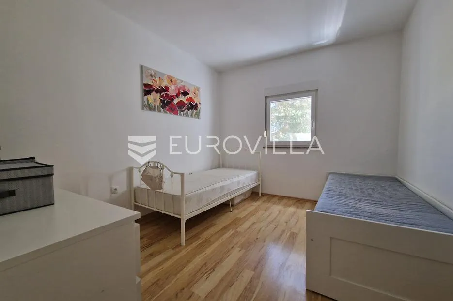 vir, samostojeća kuća s uređenim apartmanom i roh bau katom, 500 m od mora - slika 20