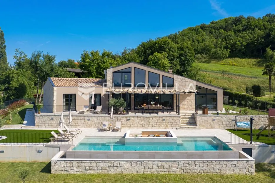 Istra, luksuzna vila s panoramskim pogledom u srcu Istre - Kašćerga