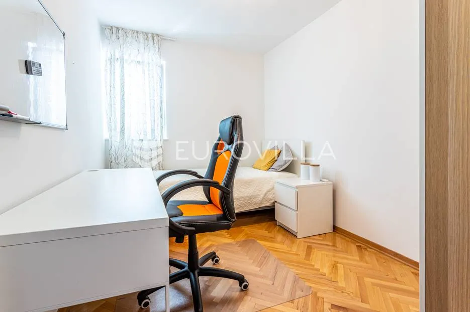 split, bol, moderan penthouse, 4 spavaće sobe - slika 16