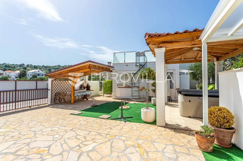 ražanj, mediteranska kuća s uređenom okućnicom, 150m od mora - slika 25