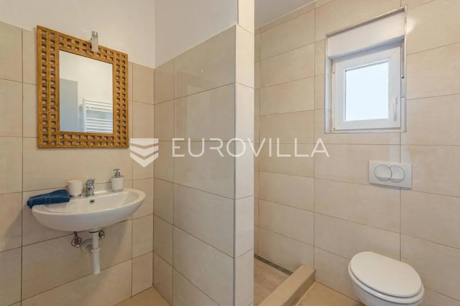 pula, apartmanska kuća na izoliranoj lokaciji - slika 21