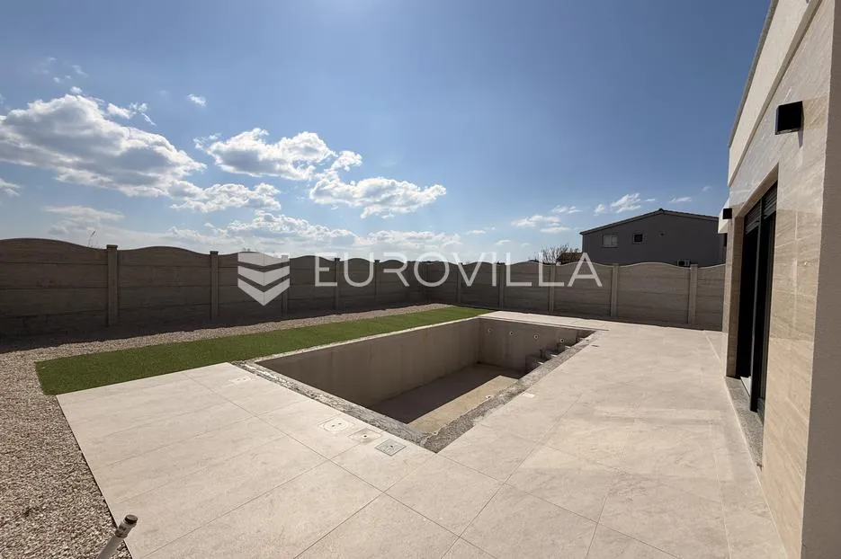 zadar, privlaka, ekskluzivna višetažna vila u privlaci s bazenom - slika 32