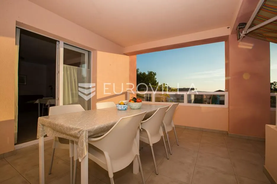rab, barbat, dvosoban stan 200 m od mora 93 m² - slika 12