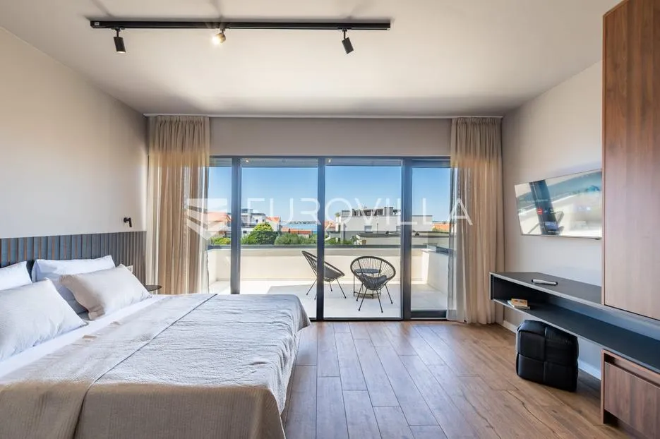 zadar, vrsi, luksuzna vila s bazenom 261 m² - slika 20