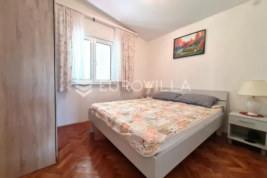vir, samostojeća kuća, 130 m od plaže s dva odvojena apartmana - slika 29