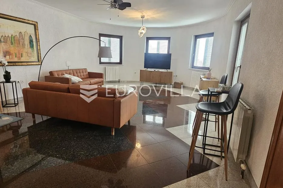 ičići, najam, luksuzan stan s pogledom na more, grijani bazen, garaža, 170 m2 - slika 2