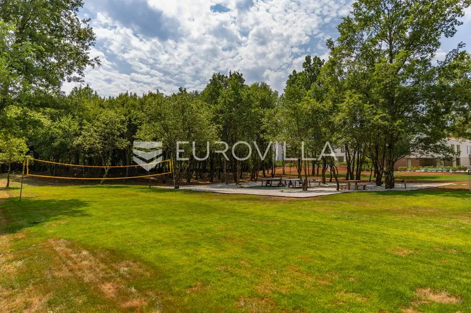 istra, labin, vrhunska moderna villa a, grijani bazen 48 m², 2710 m² uređene okućnice - slika 25