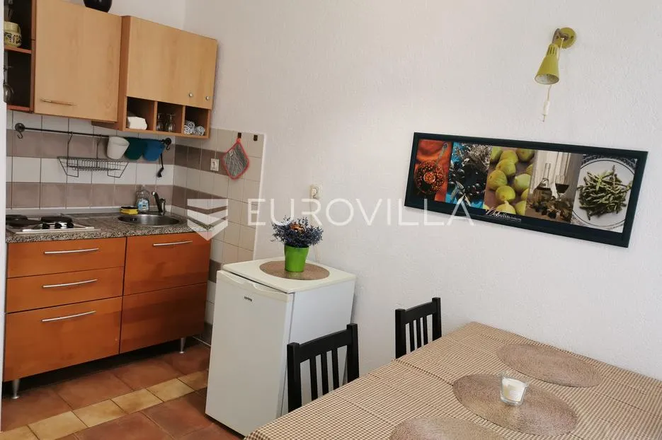 pula, zgrada sa 4 stana po 40 m2 u centru grada - pogodna za najam - slika 27