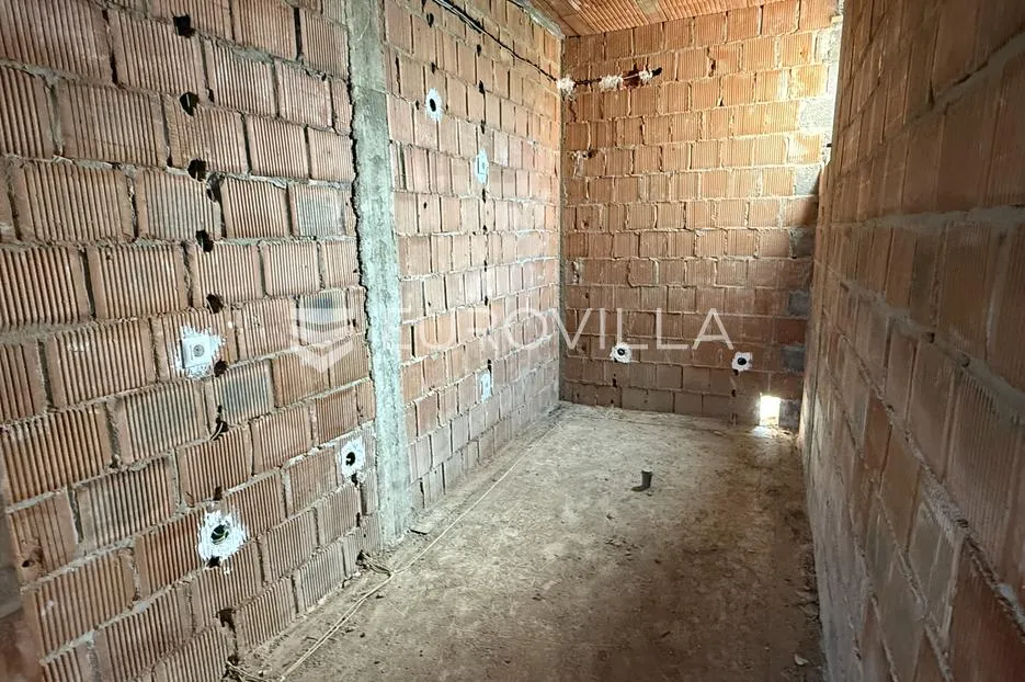 osijek, tenja, na prodaju kuća prizemnica (roh-bau), 130 m2 na parceli od 342 m2 - slika 16