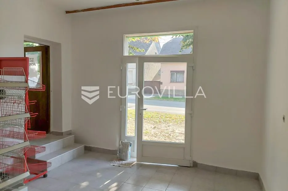 valpovo – najam uličnog poslovnog prostora, površine 60 m², uz besplatan parking - slika 3