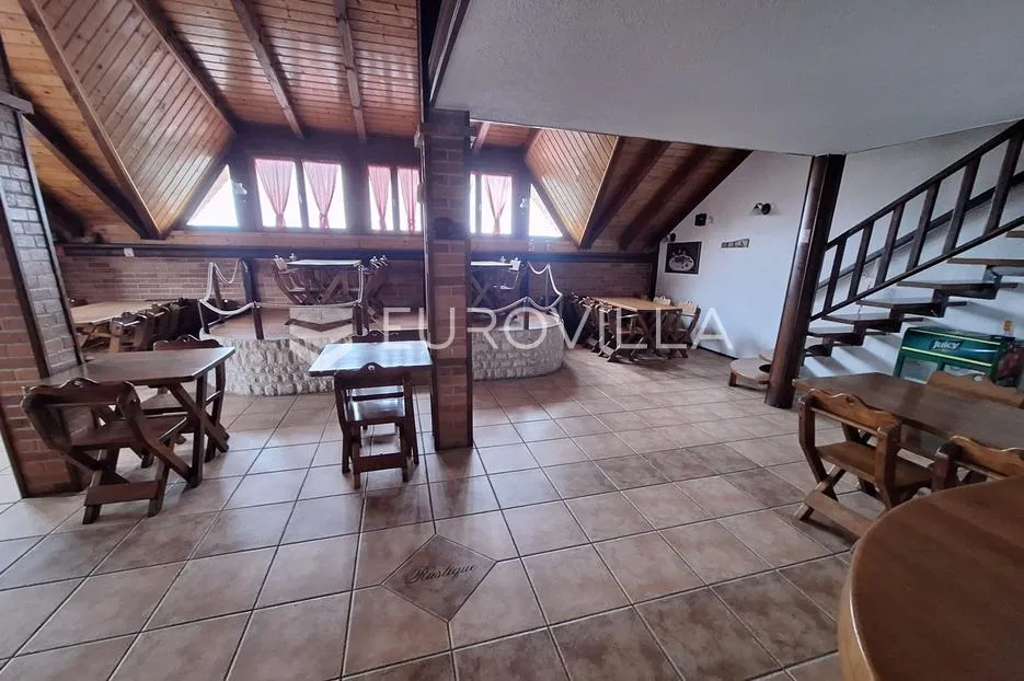karlovac, poslovni prostor, restoran 300 m², odlična lokacija, sav inventar - slika 8