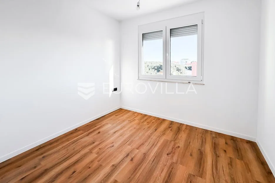 zadar, petrčane, višekatna rezidencija s krovnom terasom i otvorenim pogledom na more - slika 10