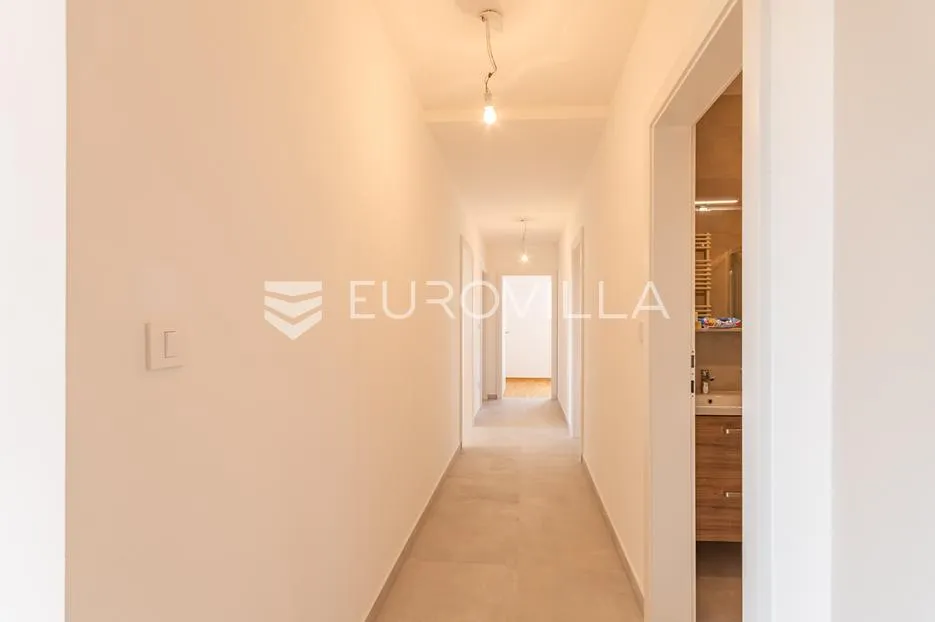 varaždin, grabanice četverosoban stan površine 98,61 m² - slika 3