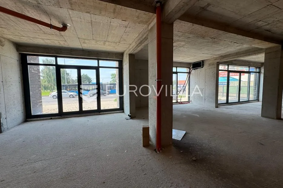 zagreb ilica atraktivan poslovni prostor, ulični lokal 215 m² terasa 95 m² 6 parkirnih mjesta - slika 14