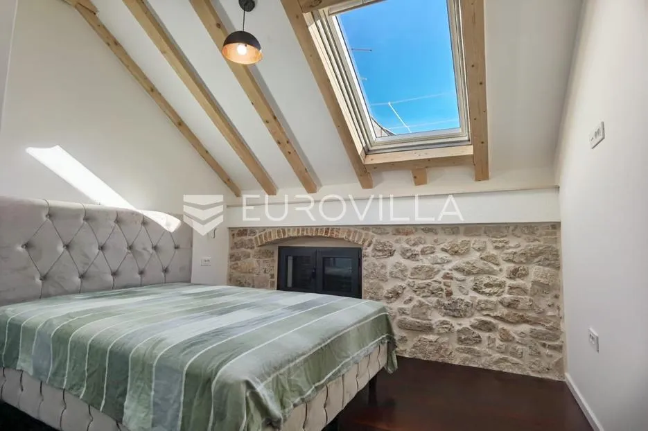 šibenik, centar, kamena kuća na tri etaže, 250 m od mora - slika 5