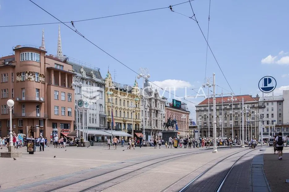 Zagreb, Strogi centar, luksuzan četverosoban stan s parkingom 130 m2