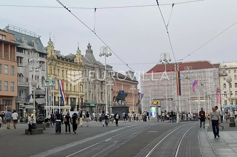 Zagreb, strogi centar, pješačka zona, ulični poslovni prostor 68,3 m², TOP lokacija