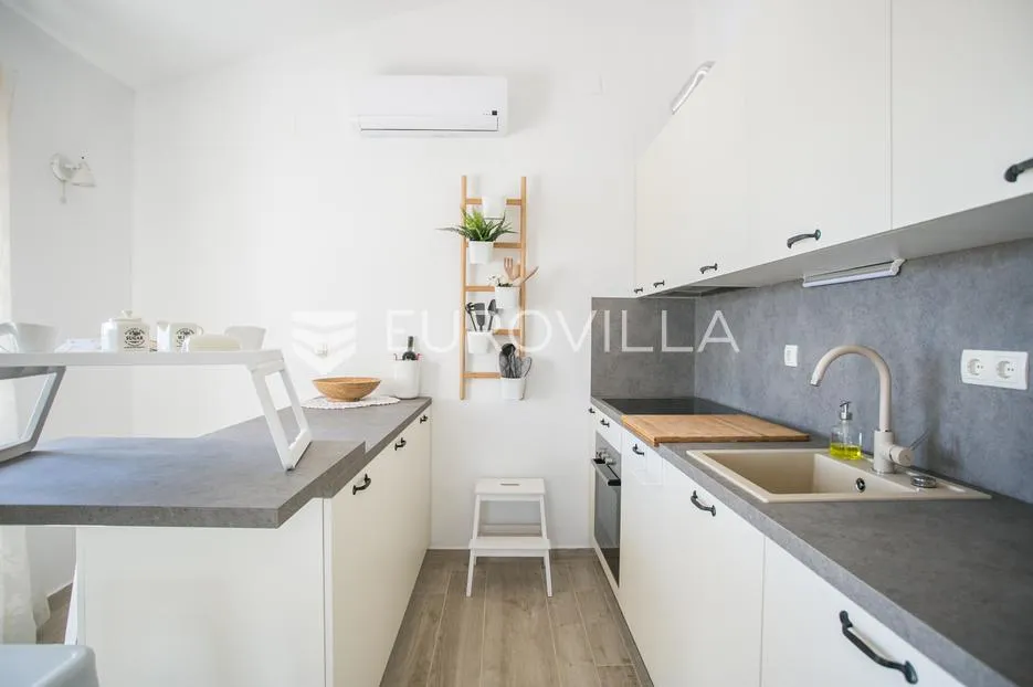 trogir - plano, kuća s bazenom na mirnoj lokaciji - slika 22