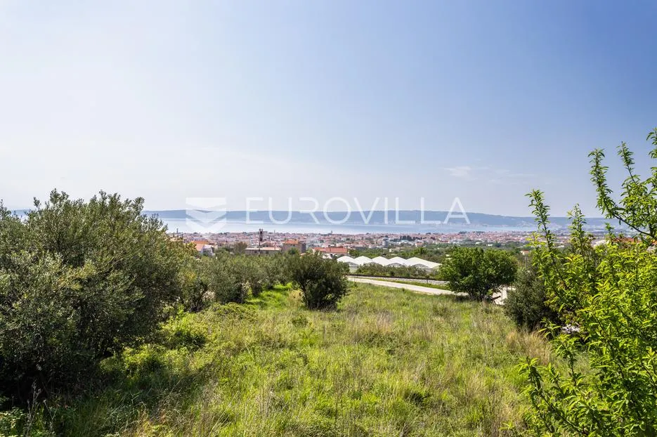 kaštel stari, samostojeća prizemnica površine 74 m², položena na zemljištu površine 1017 m² - slika 7