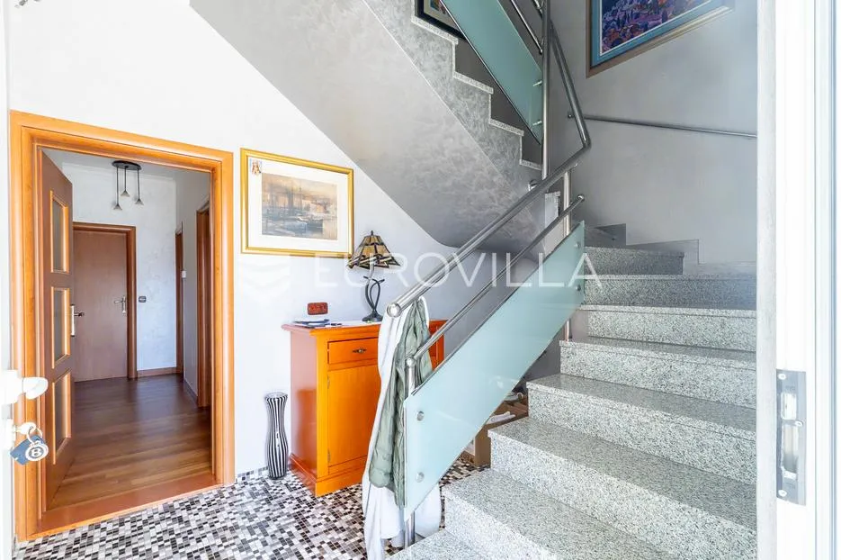 kastav, luksuzna vila s bazenom i panoramskim pogledom na kvarnerski zaljev - slika 24
