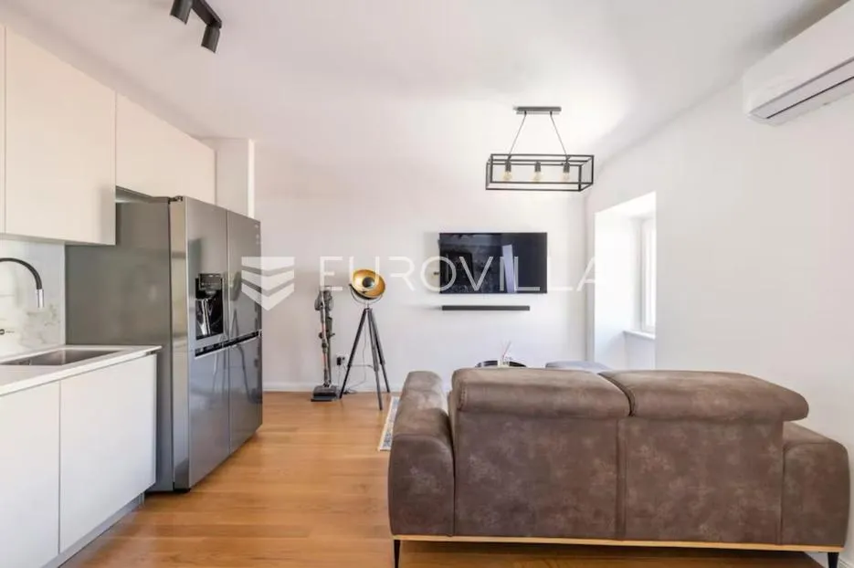 split, centar, dvosoban stan studio apartman - slika 3