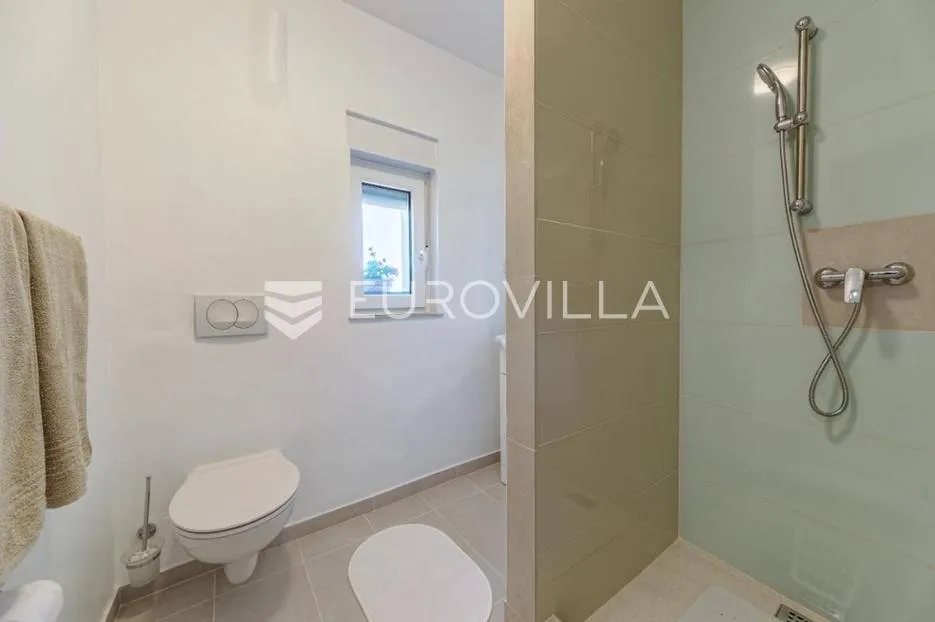 pula, apartmanska kuća na izoliranoj lokaciji - slika 33