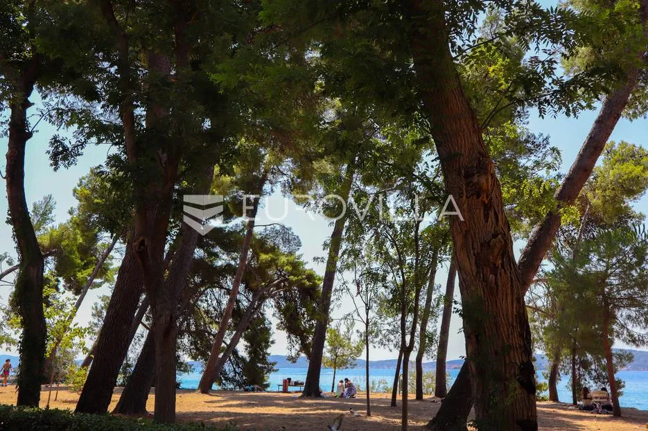 zadar, centar, kolovare prekrasan stan prvi red do mora s garažom i parking mjestom 135 m² - slika 29