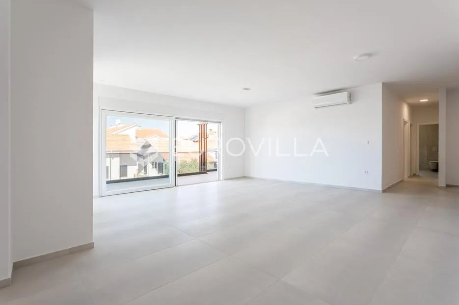 srima, dvoetažni penthouse s prostranom terasom i pogledom na more - slika 7
