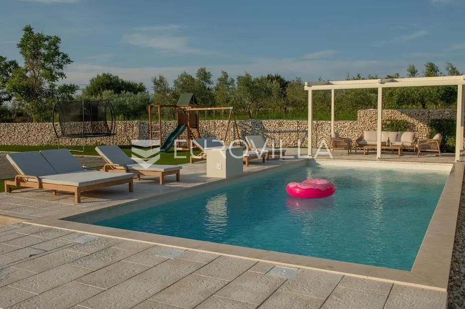 barban, jedinstvena samostojeća pasivna kuća 320 m2 na velikoj okućnici - slika 10